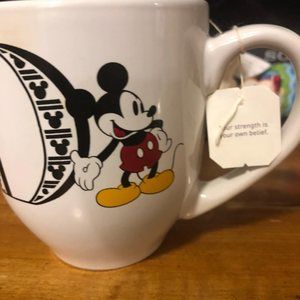 Meet your Posher, Delia